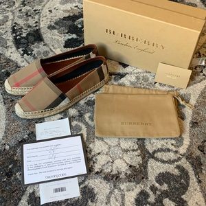 NWT 🌟 Burberry espadrilles